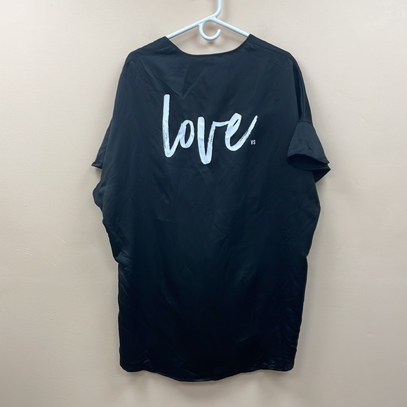 NWOT Victoria's Secret Satin Kimono Black Graphic Robe Loungewear Comfy OS - Picture 7 of 10